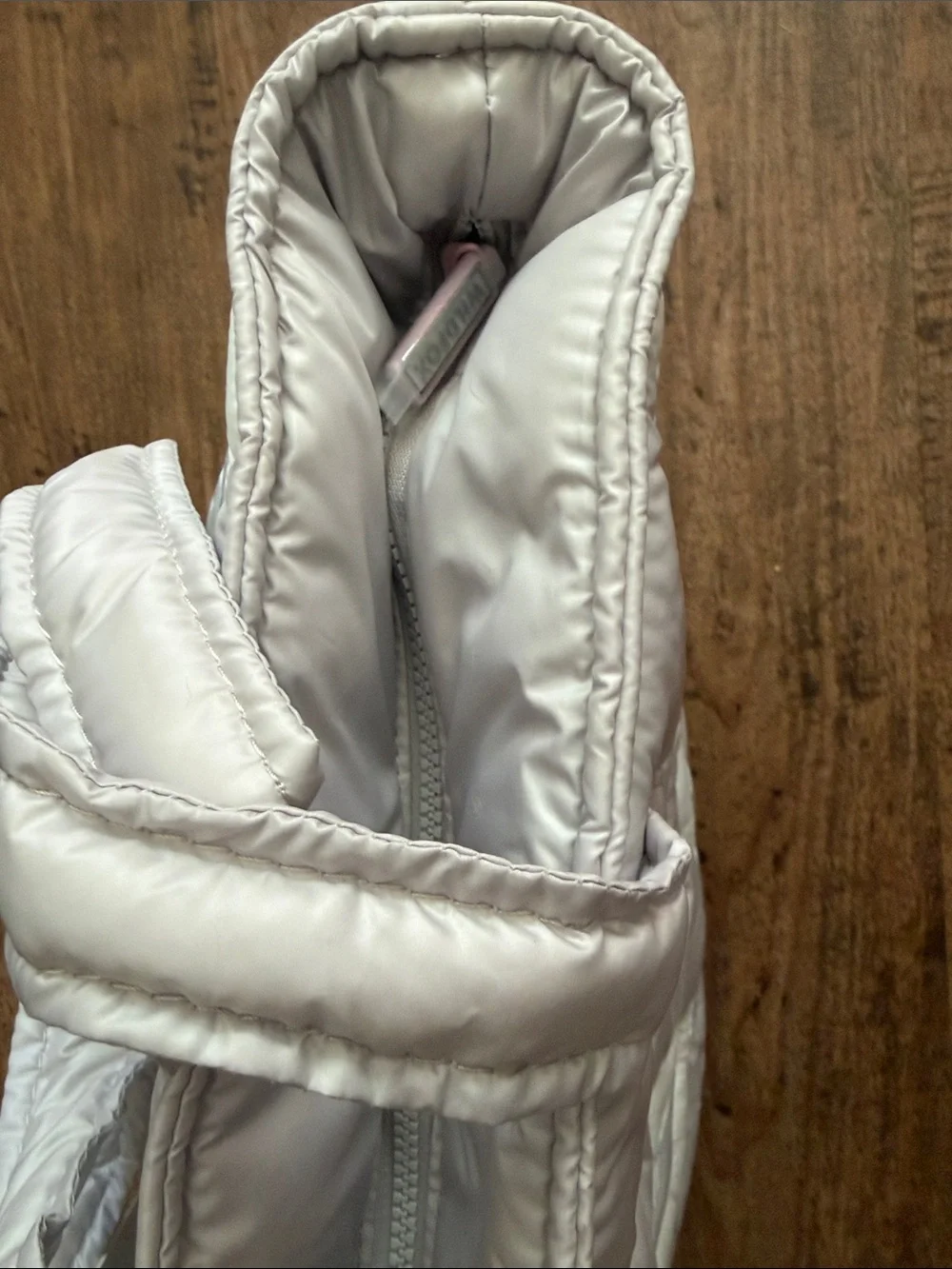 WILDFOX blush pink quilted tote with white lip appliqués New in bag
